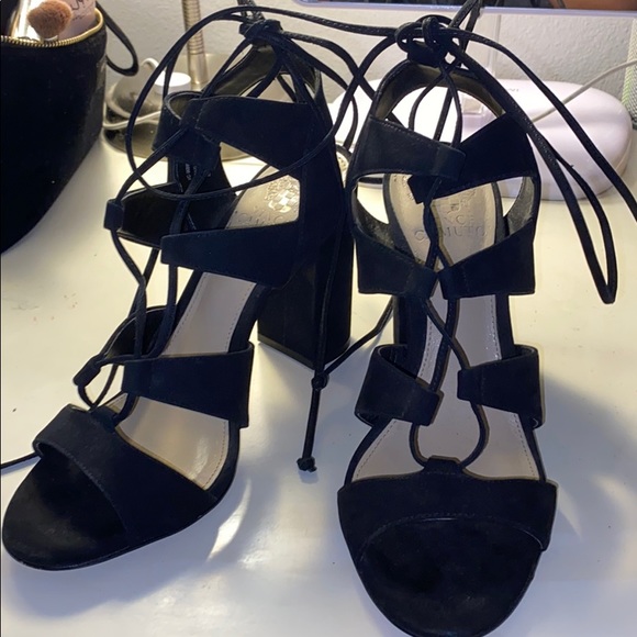 Strapped heels - Picture 1 of 3